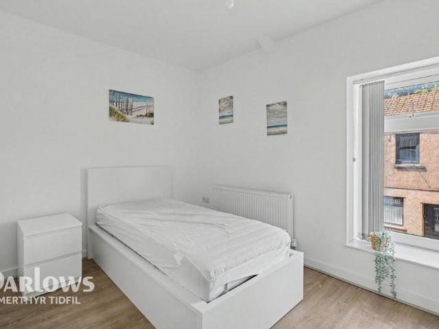 Room for rent in Troed-y-rhiw, Troedyrhiw