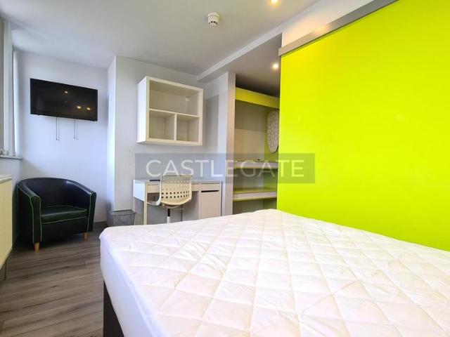 Room for rent in Highfields, Huddersfield