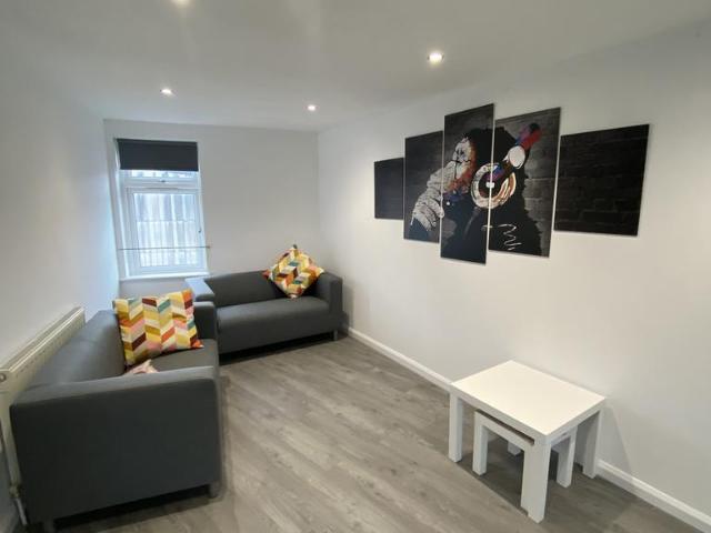 Room for rent in Devonshire, South Yorkshire