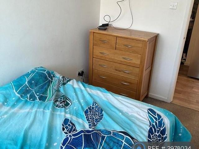 Room for rent in Golden Valley, Gloucestershire