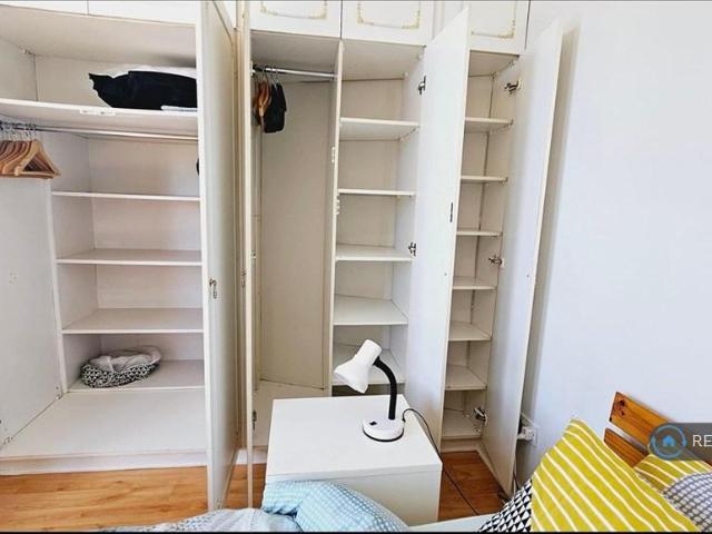 Room for rent in Brondesbury, Greater London