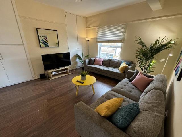 Room for rent in Attenborough, East Midlands