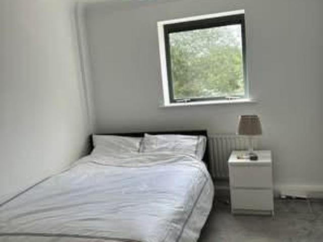 Flat for rent in Goldthorn Hill, Penn