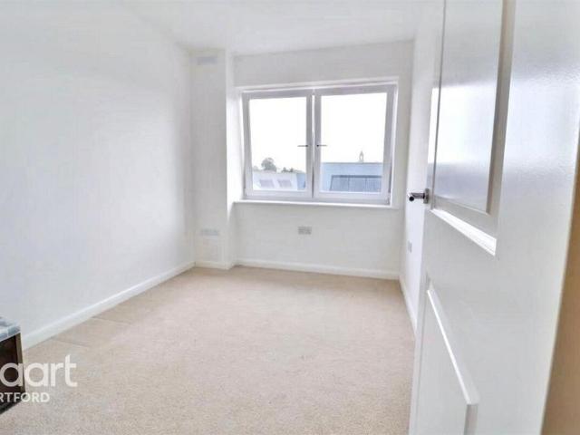 Room for rent in Stone, Monks Orchard