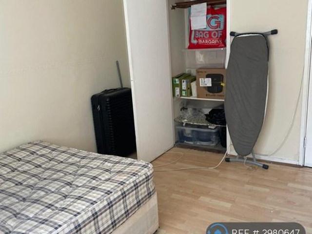Room for rent in London Borough of Hounslow, Greater London