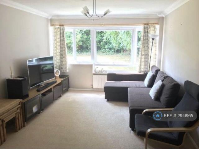 Room for rent in London Borough of Croydon, Purley
