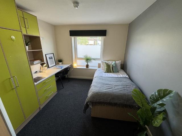 Room for rent in Haddon, East Midlands