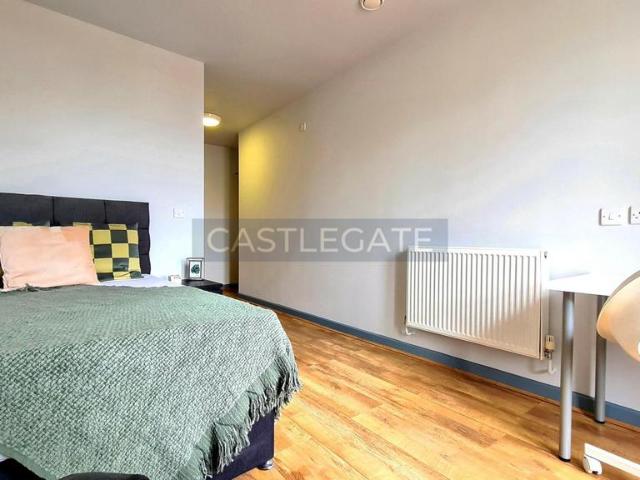 Room for rent in Highfields, Huddersfield