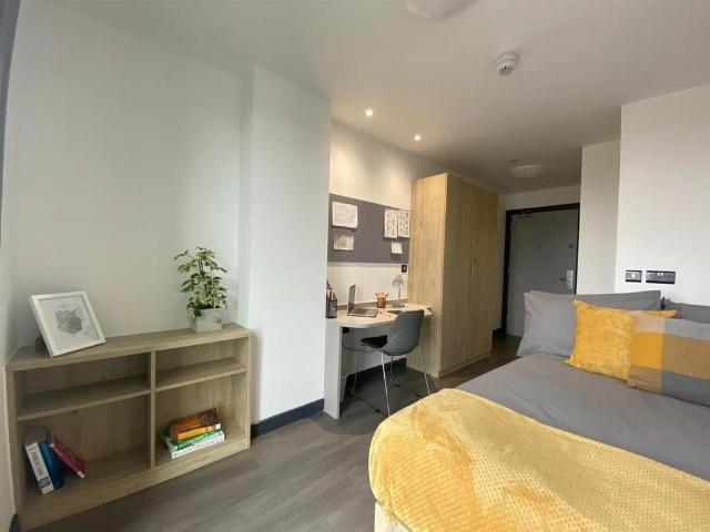 Room for rent in Smithfield, Northern Ireland