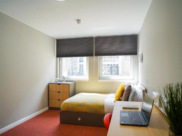 Room for rent in Southside, Scotland