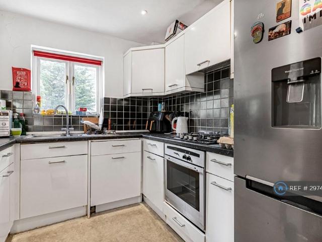 Room for rent in West Kensington, Greater London