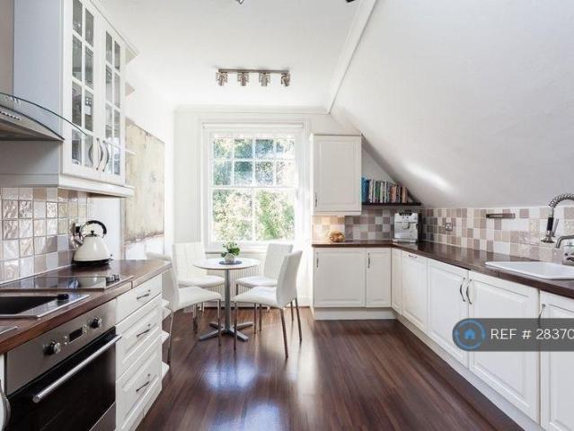 Room for rent in St James, Sandown Park