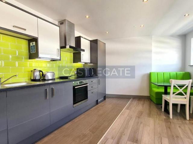 Room for rent in Highfields, Huddersfield