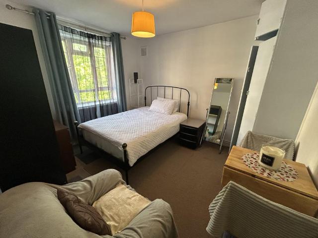 Room for rent in Shepherd's Bush, Greater London
