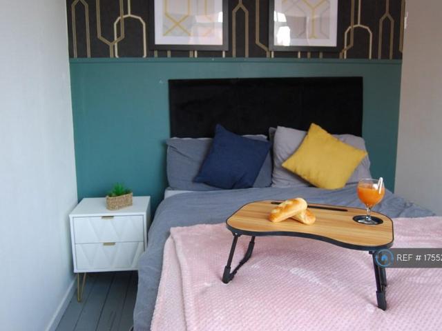 Room for rent in Bede Island, Old Wharf