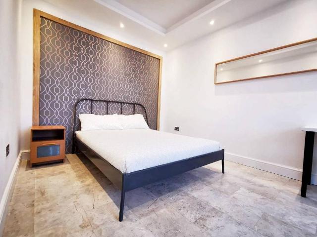 Room for rent in Gants Hill, Greater London