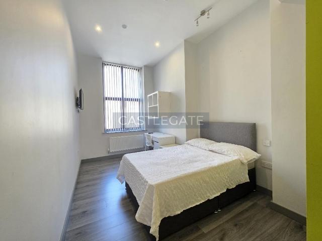 Room for rent in Highfields, Huddersfield