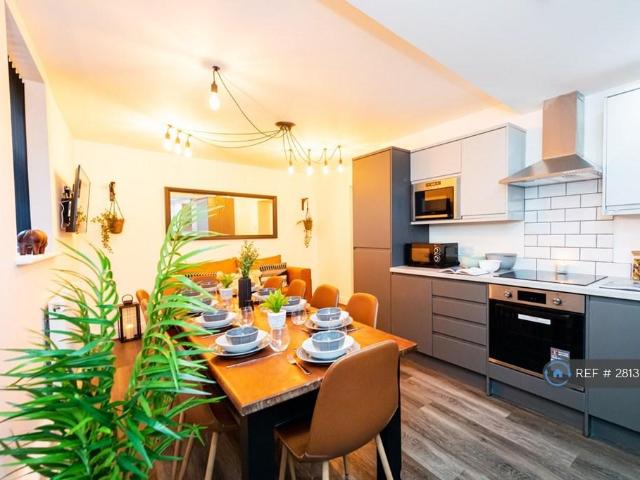 Room for rent in Calderstones