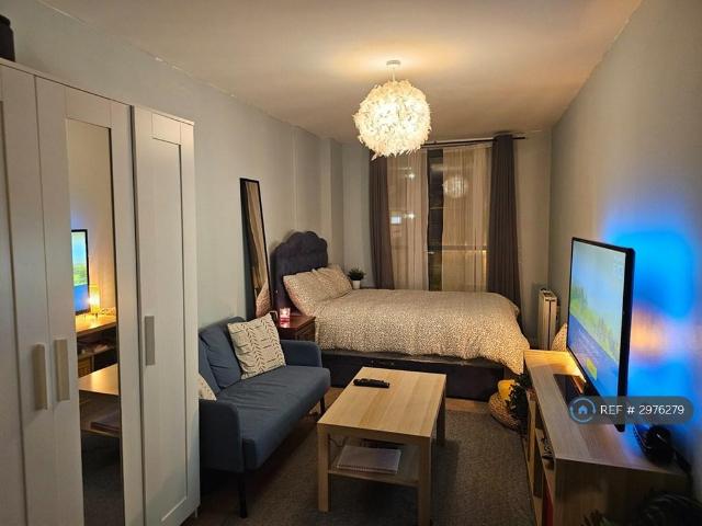 Room for rent in Crayford, Greater London