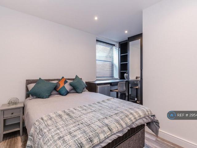 Room for rent in Hendon Central, Greater London