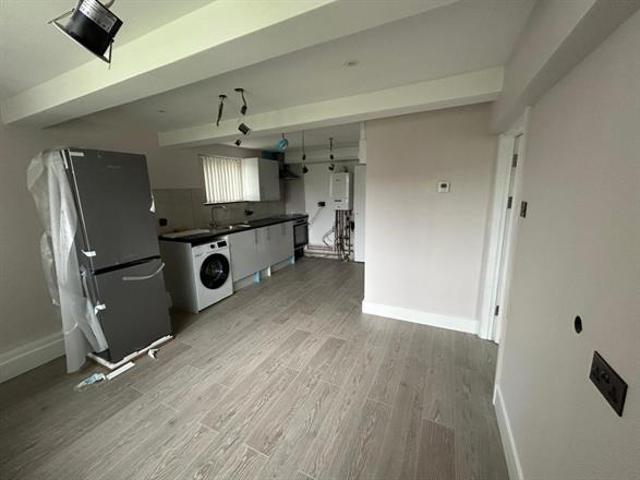 Apartment for rent in Daws Hill, Cressex