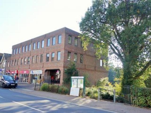 Apartment for rent in Perryfields, West Sussex