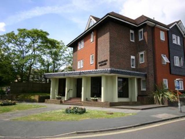 Apartment for rent in Perryfields, West Sussex