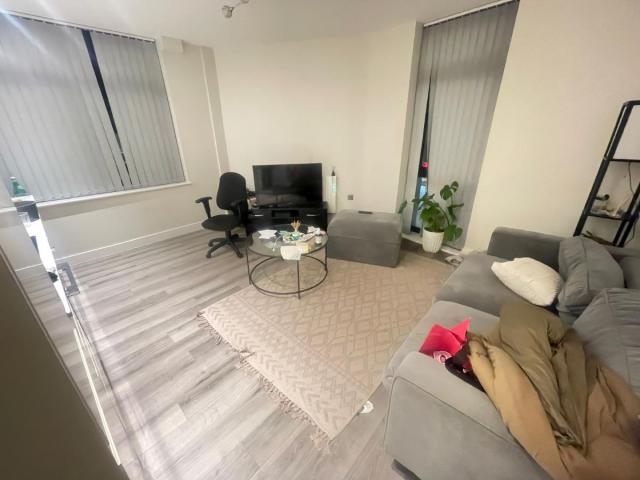 Apartment for rent in The Image, Pouchen End