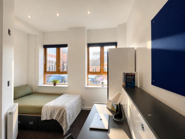Apartment for rent in Longport, The Bridge