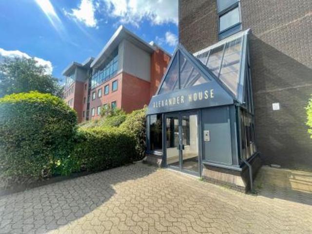 Apartment for rent in Gorse Hill, Trafford Park