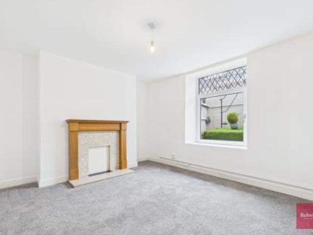 Apartment for rent in Nangreaves, Wales