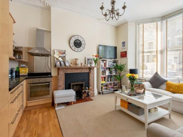 Apartment for rent in Belsize Park, Greater London