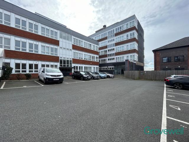Apartment for rent in Stoneycroft, Calderstones