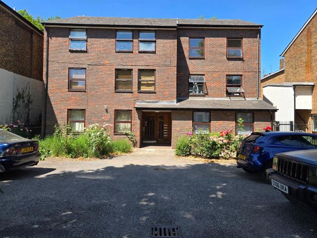 Apartment for rent in Kilburn CP, Kedleston