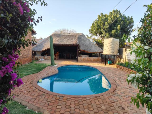 Apartment for rent in Hartbeespoort Dam Nature Reserve, North West