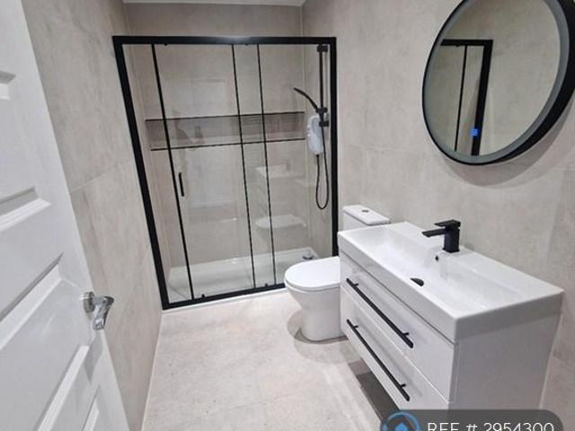 Flat for rent in New Earth, Pendock