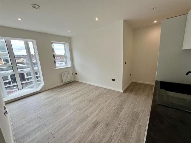 Apartment for rent in The Haulgh, Lee Bank