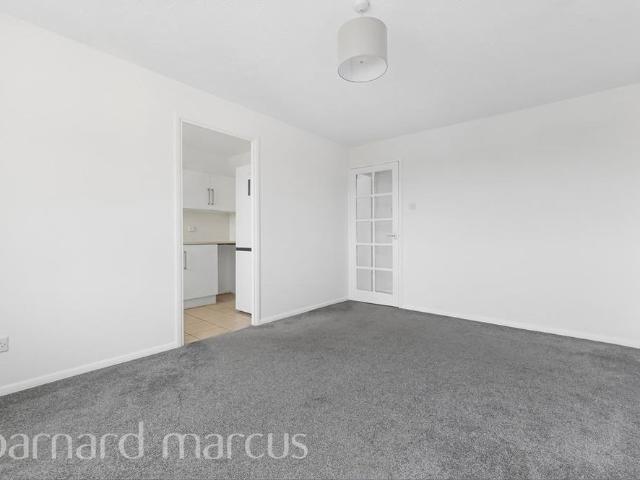 Apartment for rent in London Borough of Hounslow, Lower Feltham