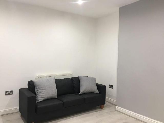 Apartment for rent in Elm Park, Calderstones