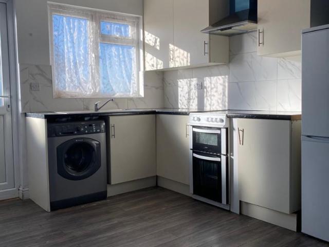 Flat for rent in Hayes, Greater London