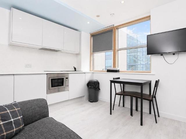 Flat for rent in Holbeck, West Yorkshire
