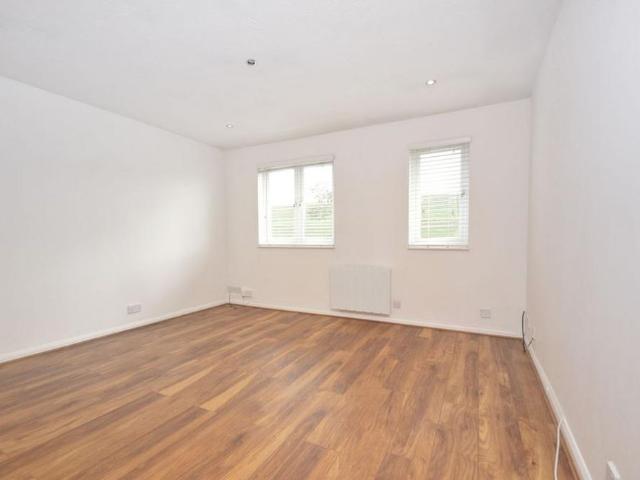 Apartment for rent in Swallowfields, Blackhills