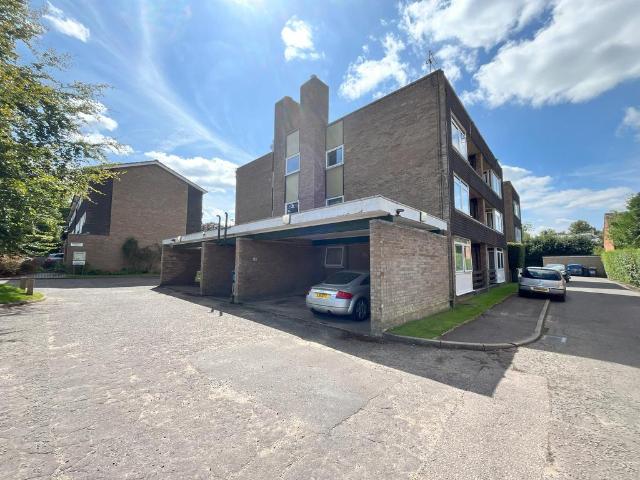 Flat for rent in Eaton Rise, East Bank