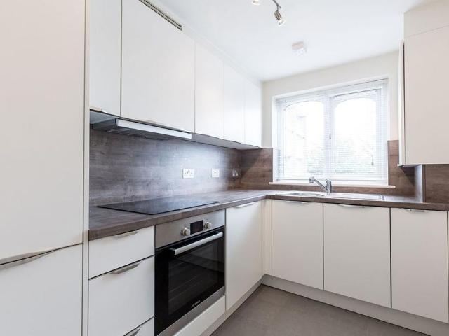 Apartment for rent in Carterhatch, Greater London