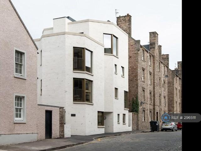 Flat for rent in Southside, Scotland