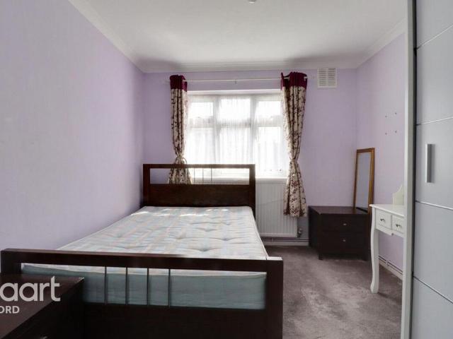 Flat for rent in Clayhall, Greater London
