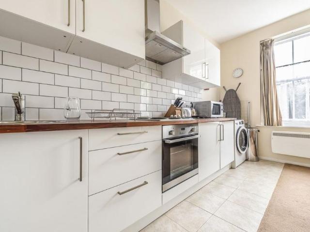 Apartment for rent in South Lambeth, Isle Of Man