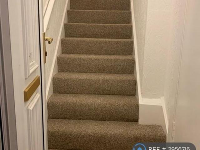Flat for rent in Foxbar, Elderslie