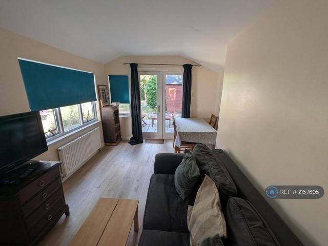 Apartment for rent in London Borough of Croydon, Selsdon