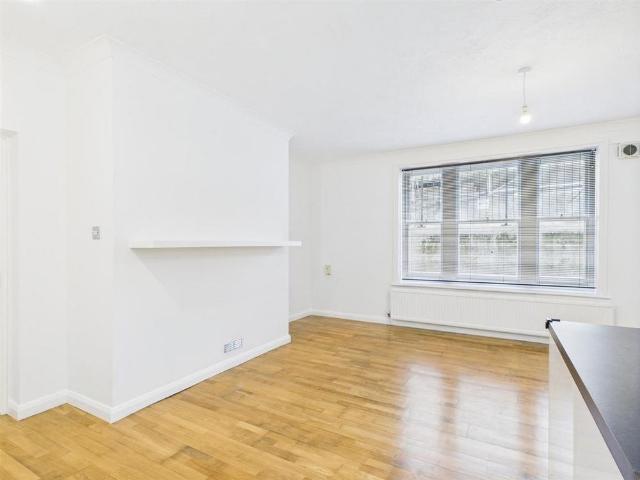 Apartment for rent in Round Hill, Brighton